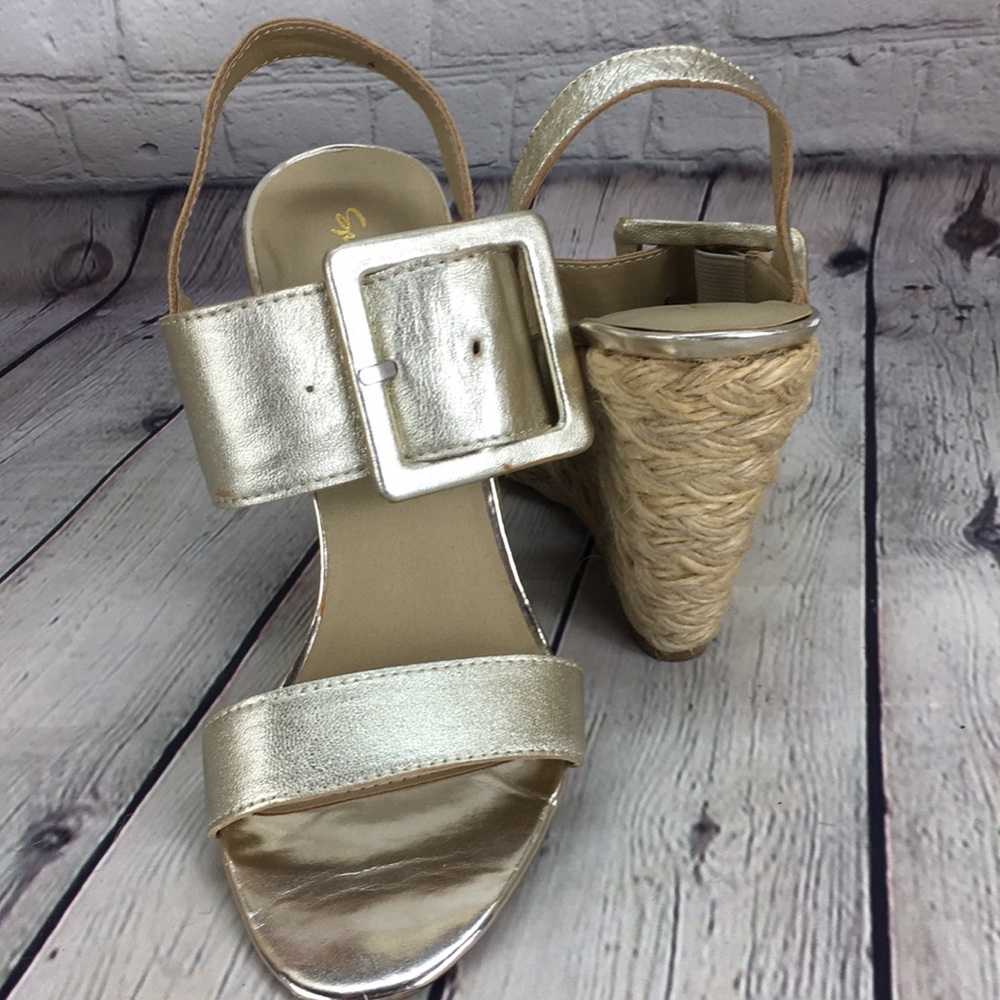 Spiegel NWB Platform sandals